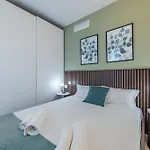Navigli Charme Urbano Tra Design E Quiete Apartman